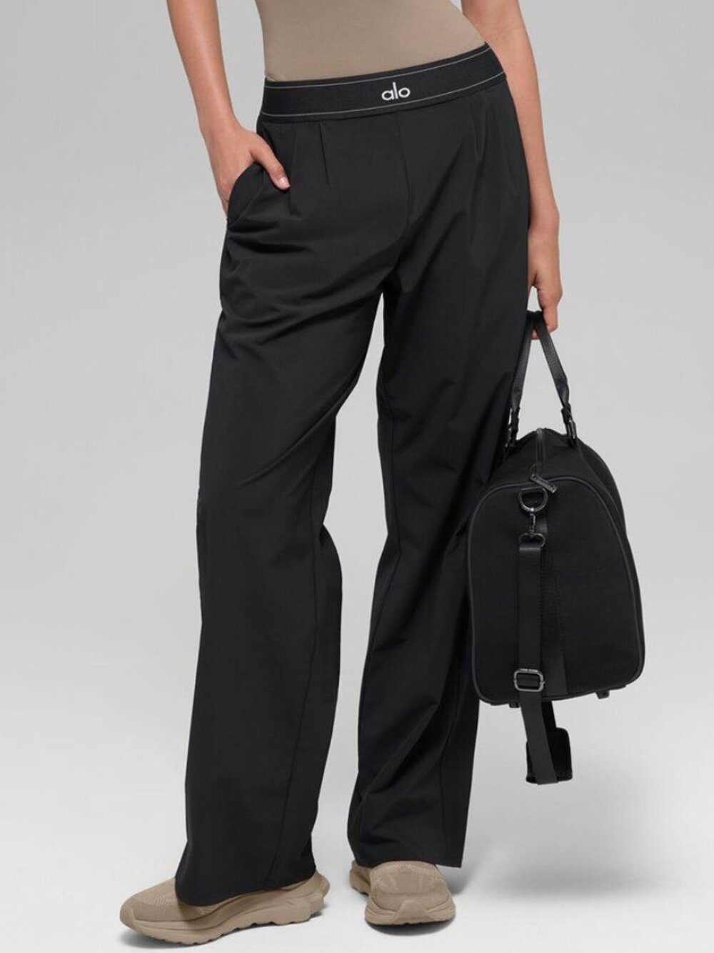New With Tags✨Black ALO Yoga Regular Suit Up Trouser (30-inch inseam) - Picture 8 of 8